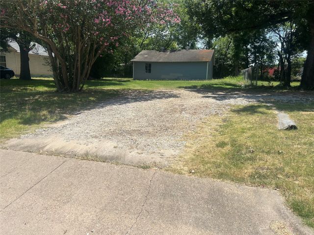 1008 E High Street, Terrell, TX 75160