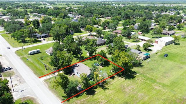 1721 Main Street, Danbury, TX 77534
