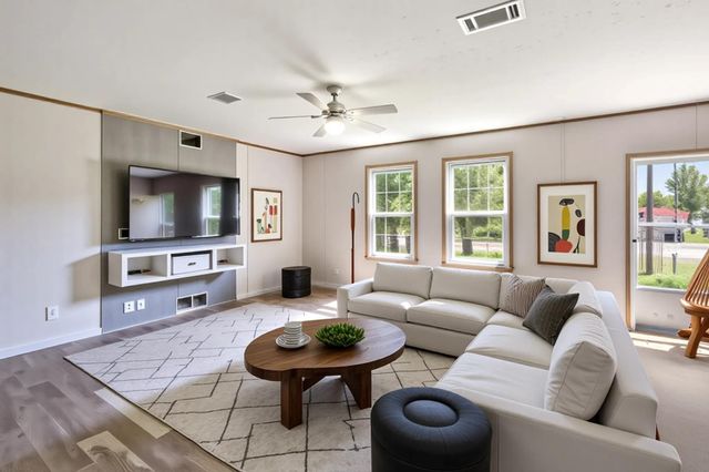 1721 Main Street, Danbury, TX 77534