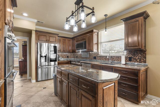 2492 S FM 369, Iowa Park, TX 76367