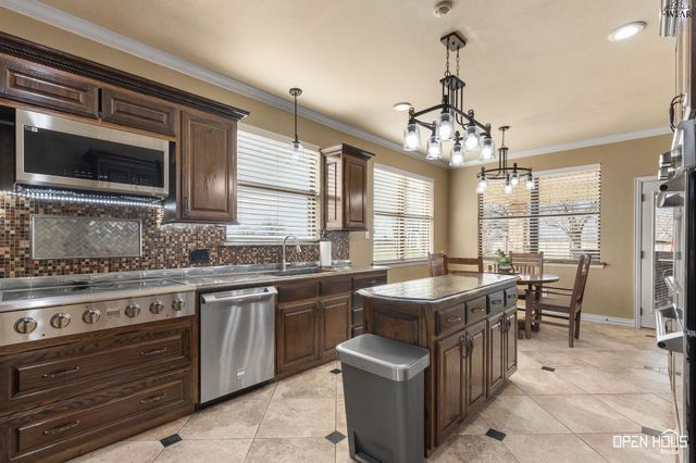 2492 S FM 369, Iowa Park, TX 76367