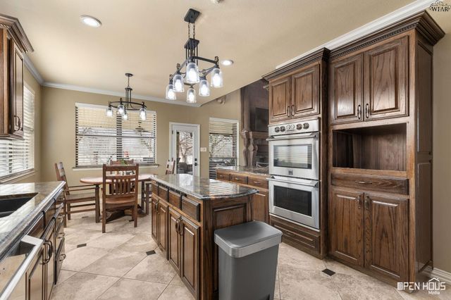 2492 S FM 369, Iowa Park, TX 76367