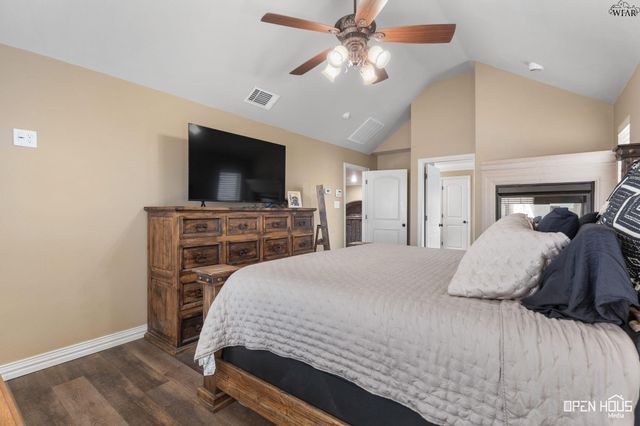 2492 S FM 369, Iowa Park, TX 76367