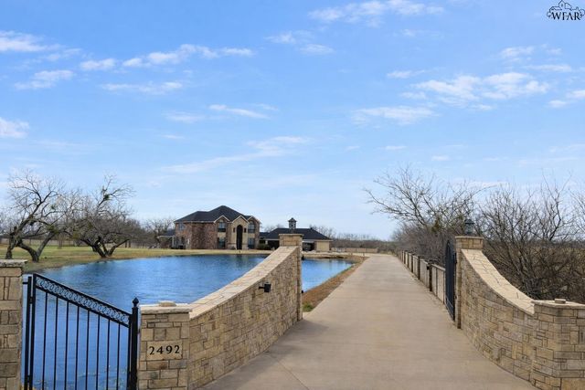 2492 S FM 369, Iowa Park, TX 76367