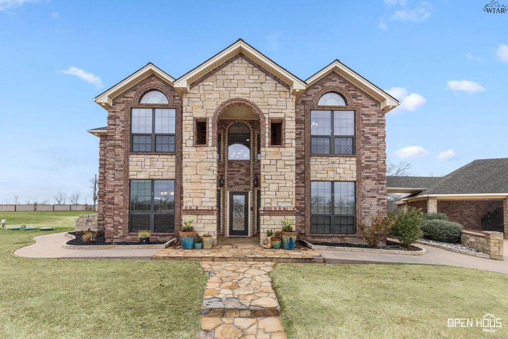 2492 S FM 369, Iowa Park, TX 76367