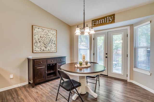 1001 E Hawthorne Ct, Derby, KS 67037