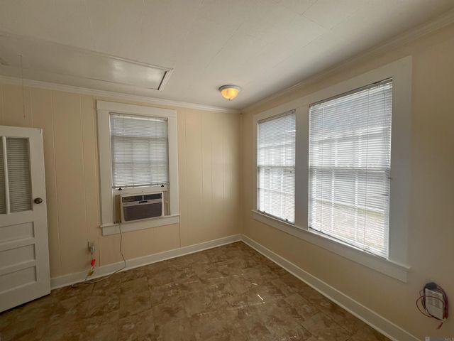 843 Ingleside Dr, Baton Rouge, LA 70806