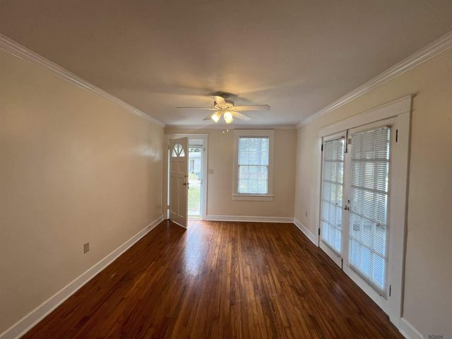 843 Ingleside Dr, Baton Rouge, LA 70806