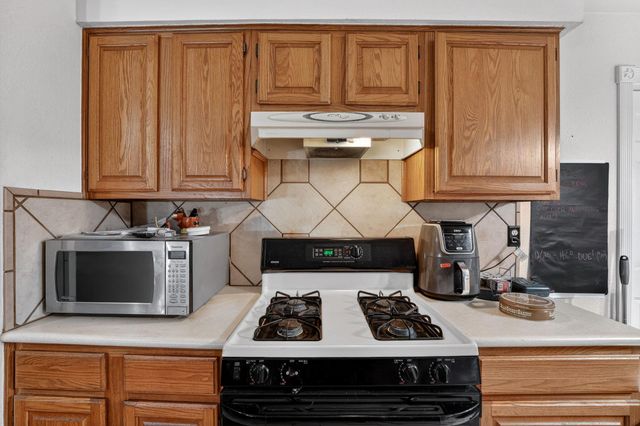 7113 Dallas DR, Austin, TX 78729