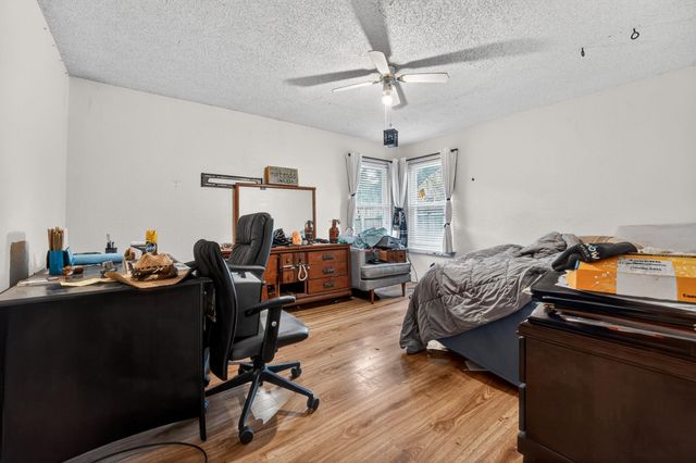 7113 Dallas DR, Austin, TX 78729