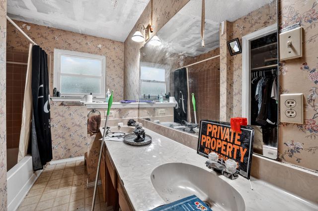 7113 Dallas DR, Austin, TX 78729