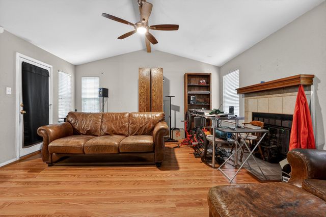 7113 Dallas DR, Austin, TX 78729