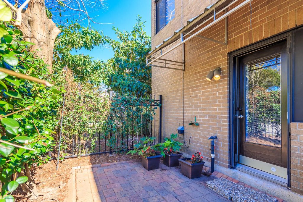 2349 Albans Road 1, Houston, TX 77005