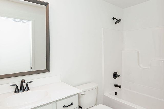 2637 FRAZIER LP, Columbia, MO 65202