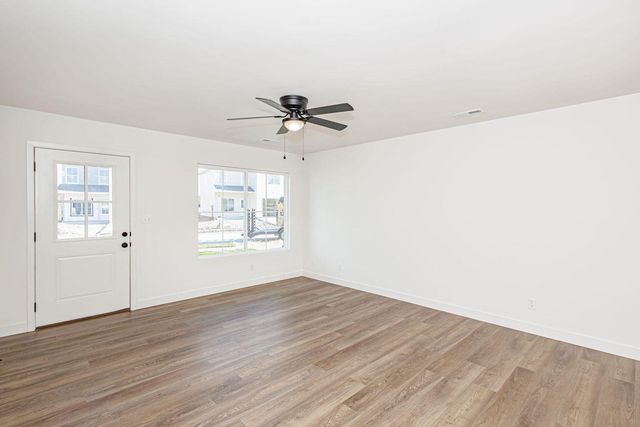 2637 FRAZIER LP, Columbia, MO 65202