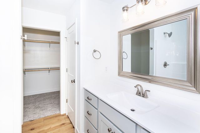 2637 FRAZIER LP, Columbia, MO 65202