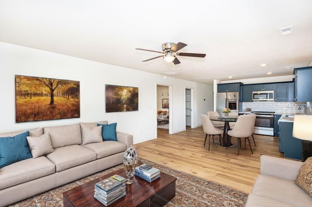 2637 FRAZIER LP, Columbia, MO 65202