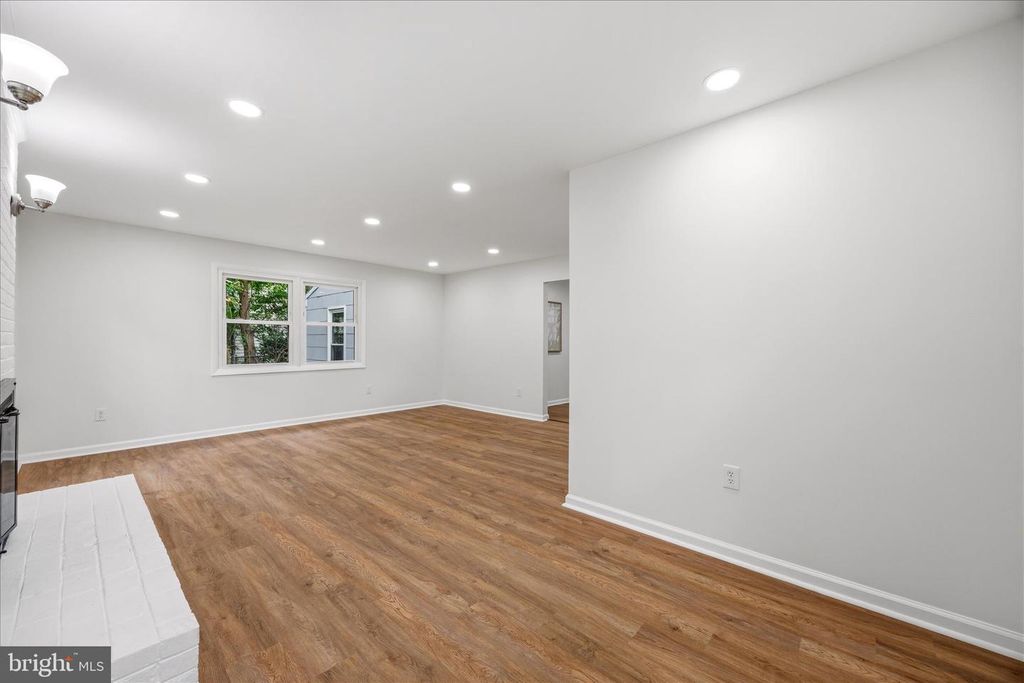 Image 15 of property listing at 4001 YARMOUTH LN, Bowie, MD 20715
