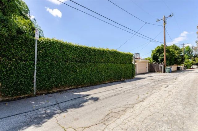 1119 Atlee Drive, La Canada Flintridge, CA 91011