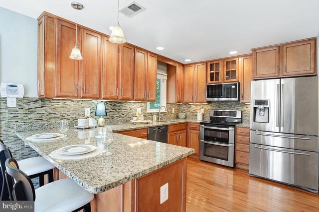 12498 SWEET LEAF TER, Fairfax, VA 22033