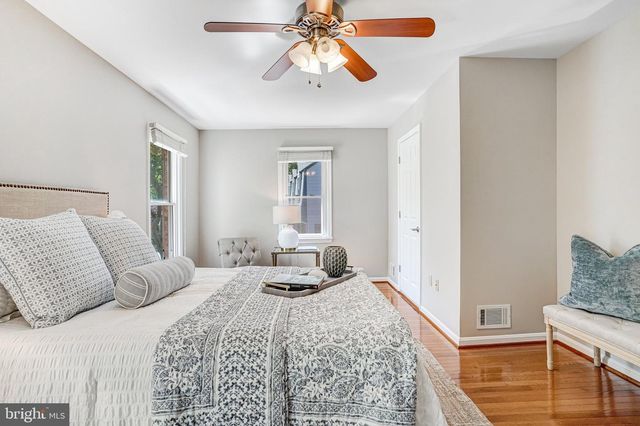 12498 SWEET LEAF TER, Fairfax, VA 22033