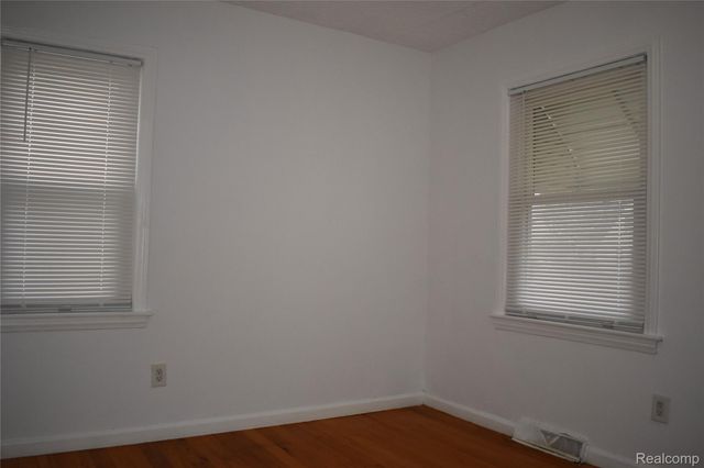 4115 Madison Street, Dearborn Heights, MI 48125