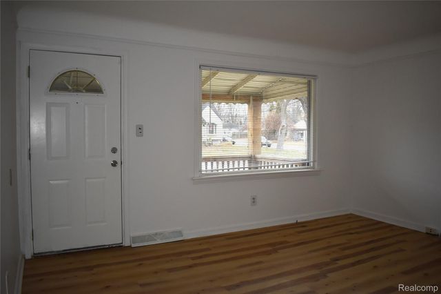 4115 Madison Street, Dearborn Heights, MI 48125