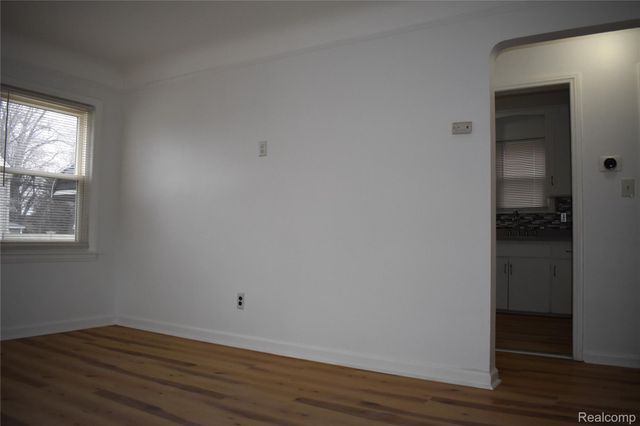 4115 Madison Street, Dearborn Heights, MI 48125