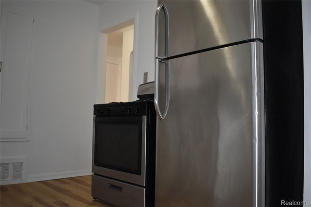 4115 Madison Street, Dearborn Heights, MI 48125