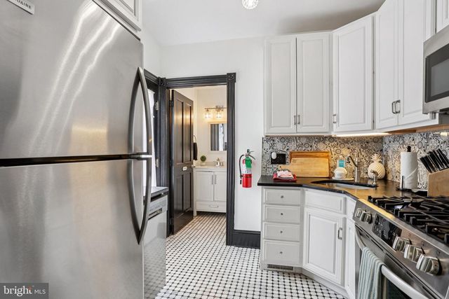 414 BROADWAY, Cape May, NJ 08204