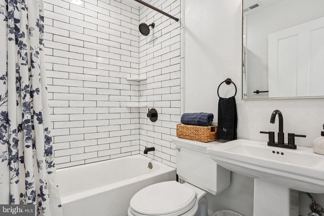 414 BROADWAY, Cape May, NJ 08204