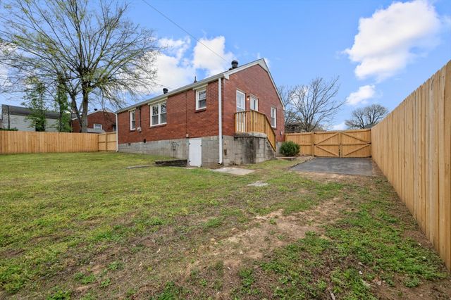 204 Blanchard Pl, Nashville, TN 37214
