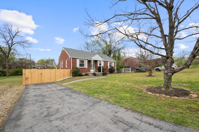 204 Blanchard Pl, Nashville, TN 37214