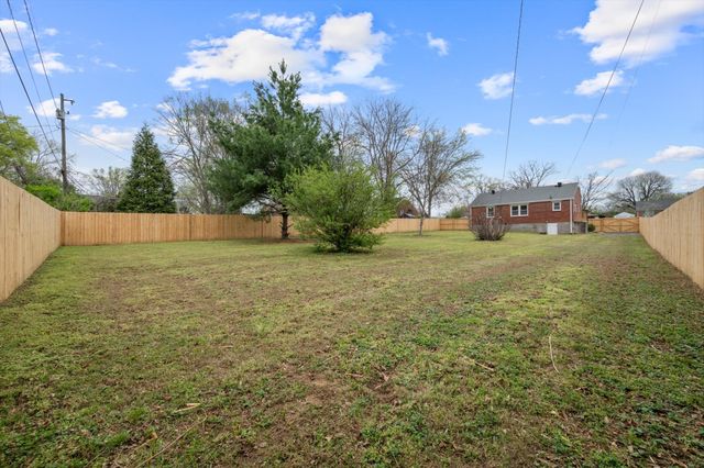 204 Blanchard Pl, Nashville, TN 37214