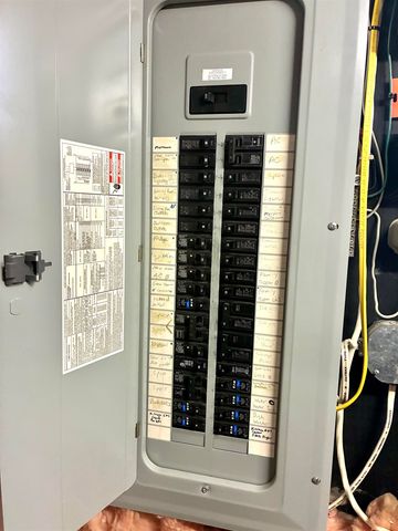 90 Tarbell Street, Manchester, NH 03104