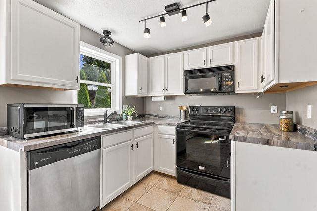 739 County St, New Bedford, MA 02740