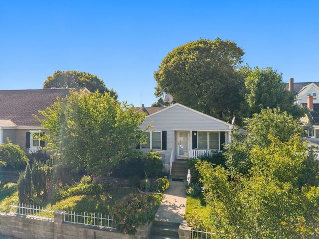 739 County St, New Bedford, MA 02740