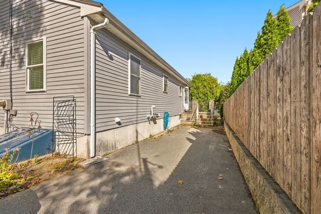 739 County St, New Bedford, MA 02740