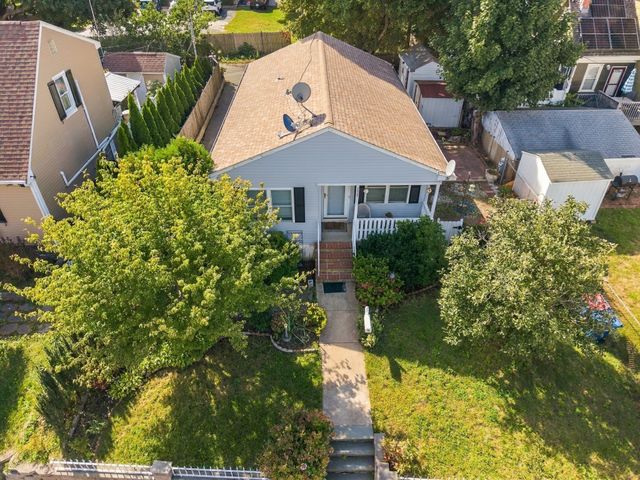 739 County St, New Bedford, MA 02740