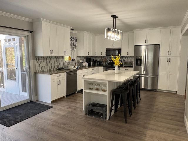683 Nw Main St, Douglas, MA 01516