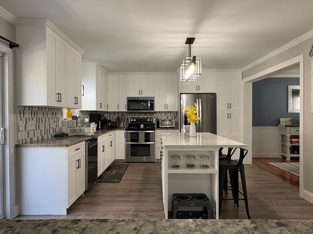 683 Nw Main St, Douglas, MA 01516