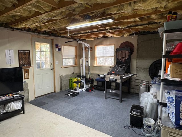 683 Nw Main St, Douglas, MA 01516