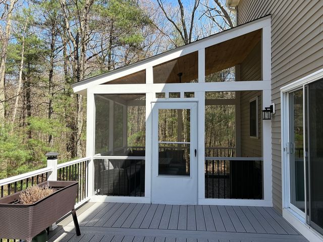 683 Nw Main St, Douglas, MA 01516