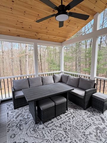 683 Nw Main St, Douglas, MA 01516