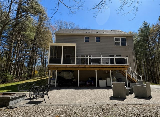 683 Nw Main St, Douglas, MA 01516
