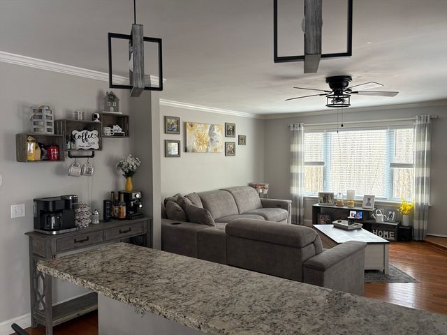 683 Nw Main St, Douglas, MA 01516