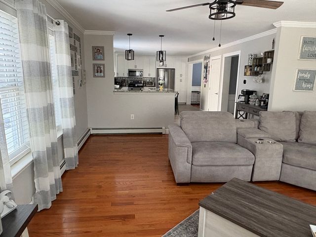 683 Nw Main St, Douglas, MA 01516