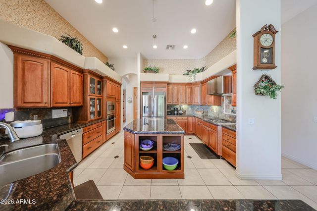 925 E Valencia Drive, Phoenix, AZ 85042