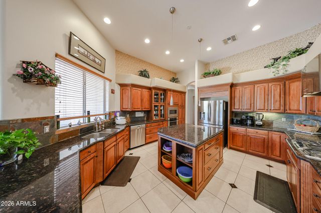 925 E Valencia Drive, Phoenix, AZ 85042