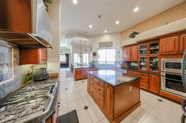 925 E Valencia Drive, Phoenix, AZ 85042